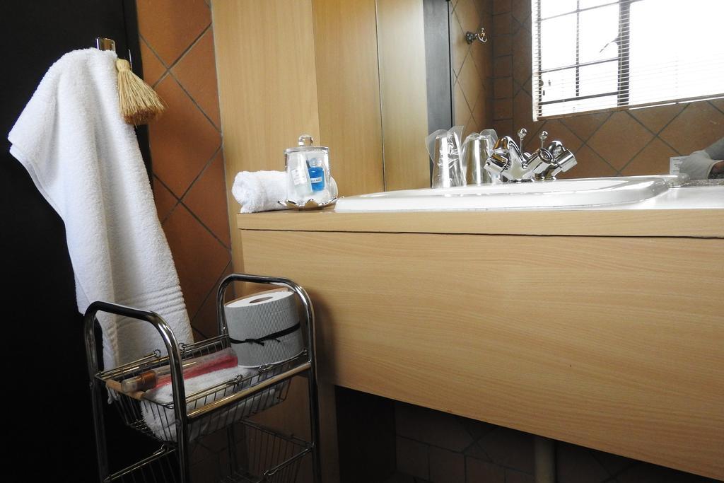 Willow Place Guest House Midrand Kültér fotó